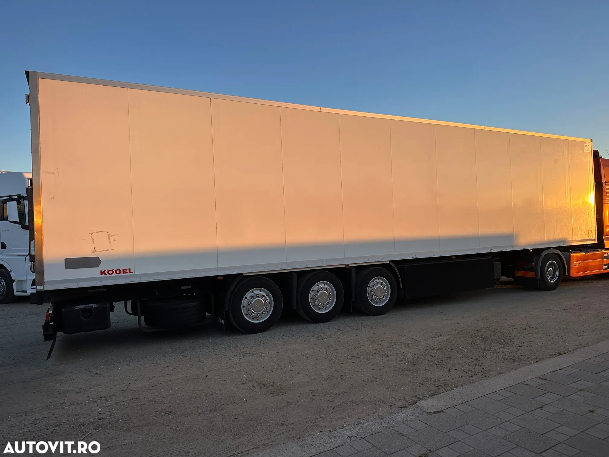 Kögel SN24 Frigo Thermo King SLX300-H 2.72 - 13