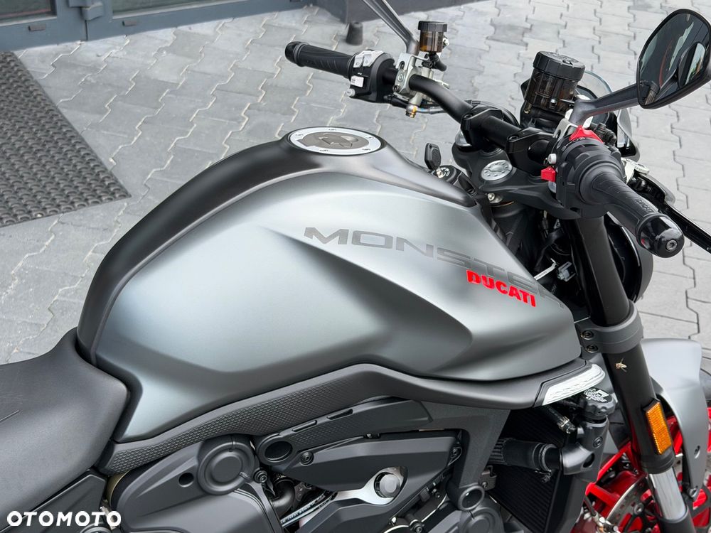 Ducati Monster - 13