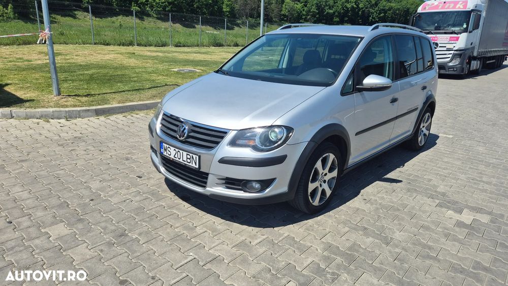 Volkswagen Touran - 2