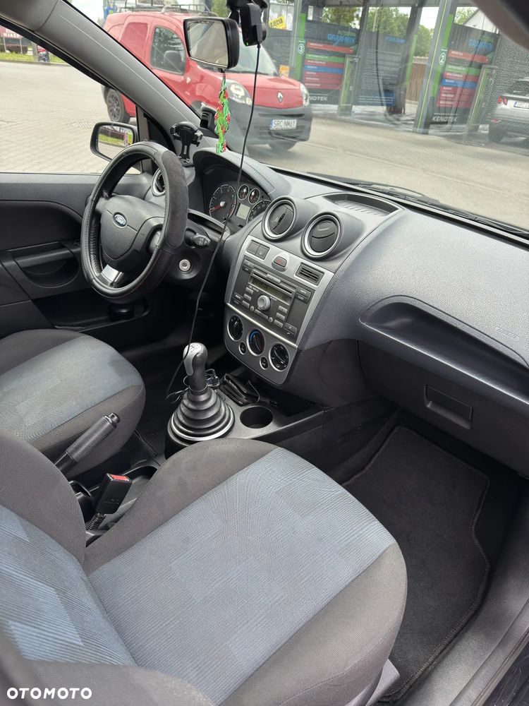 Ford Fiesta 1.6 TDCi Trend - 13