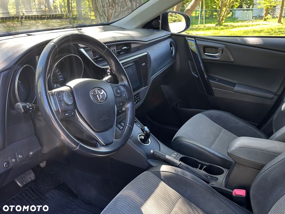 Toyota Auris 1.8 HSD Prestige - 11