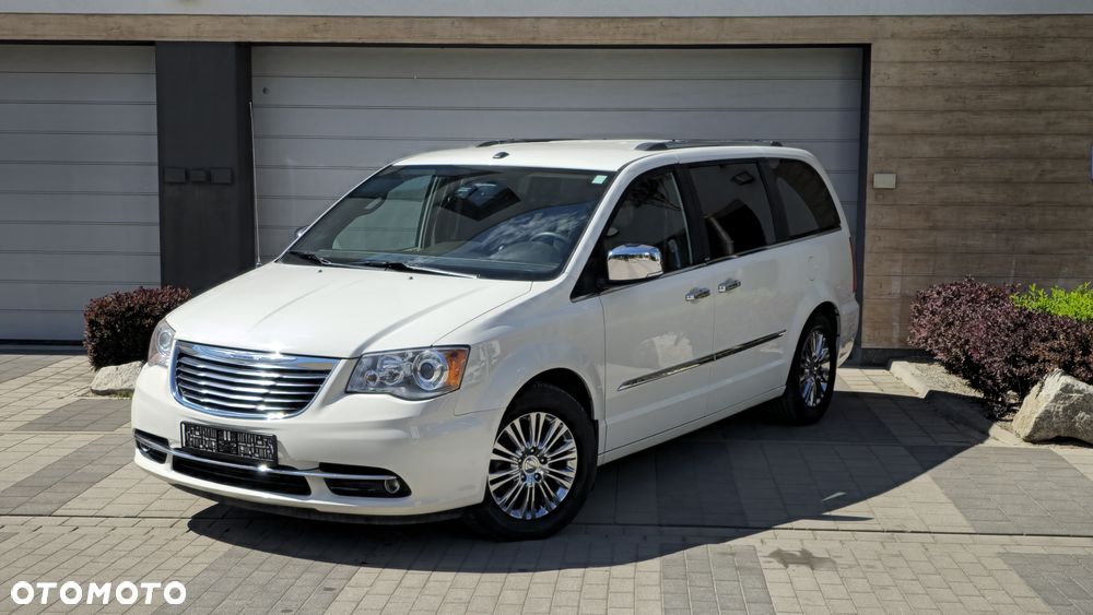 Chrysler Town & Country 3.6 Limited - 7