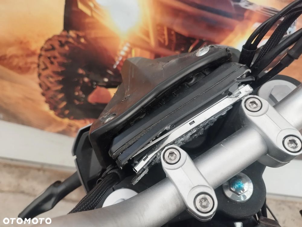 QJMOTOR SRK 125S - 13