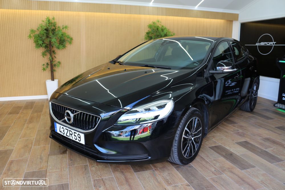 Volvo V40 2.0 D3 Momentum - 4