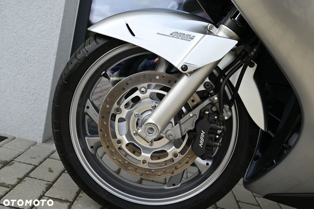 Honda ST - 19