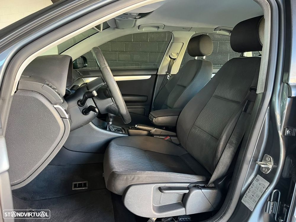 Audi A4 2.0 TDI S-line - 8