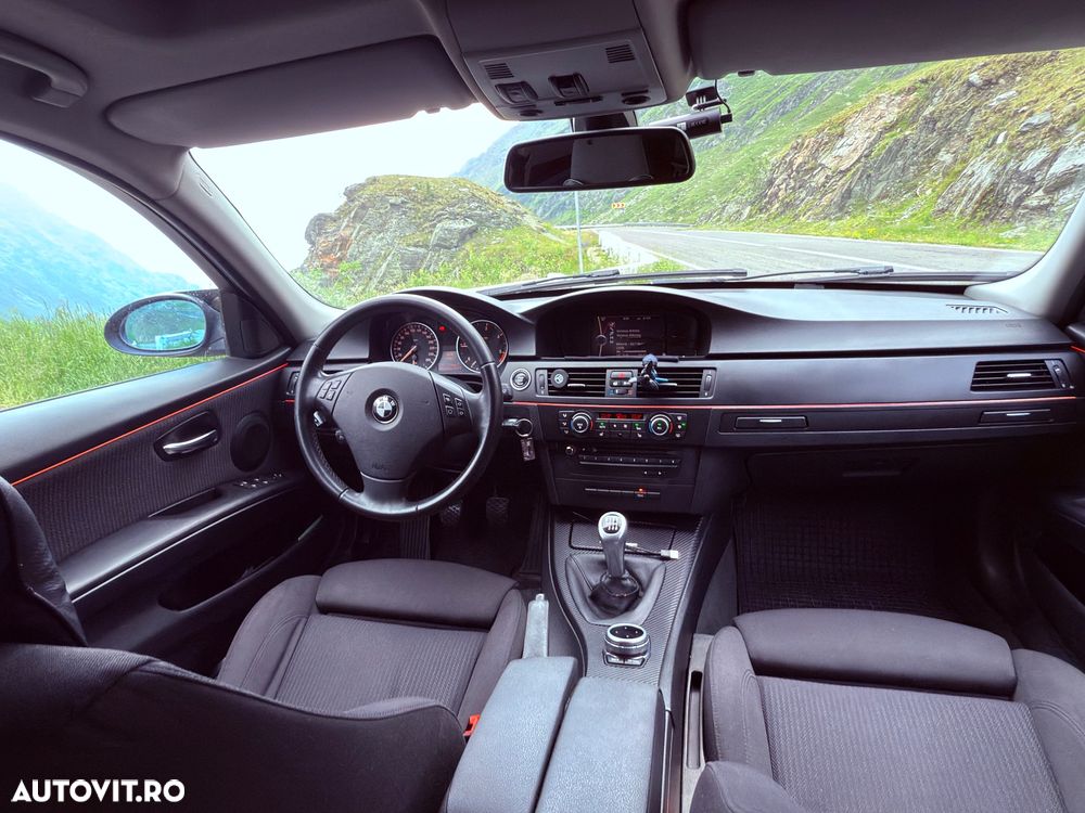BMW Seria 3 320d DPF Touring - 3