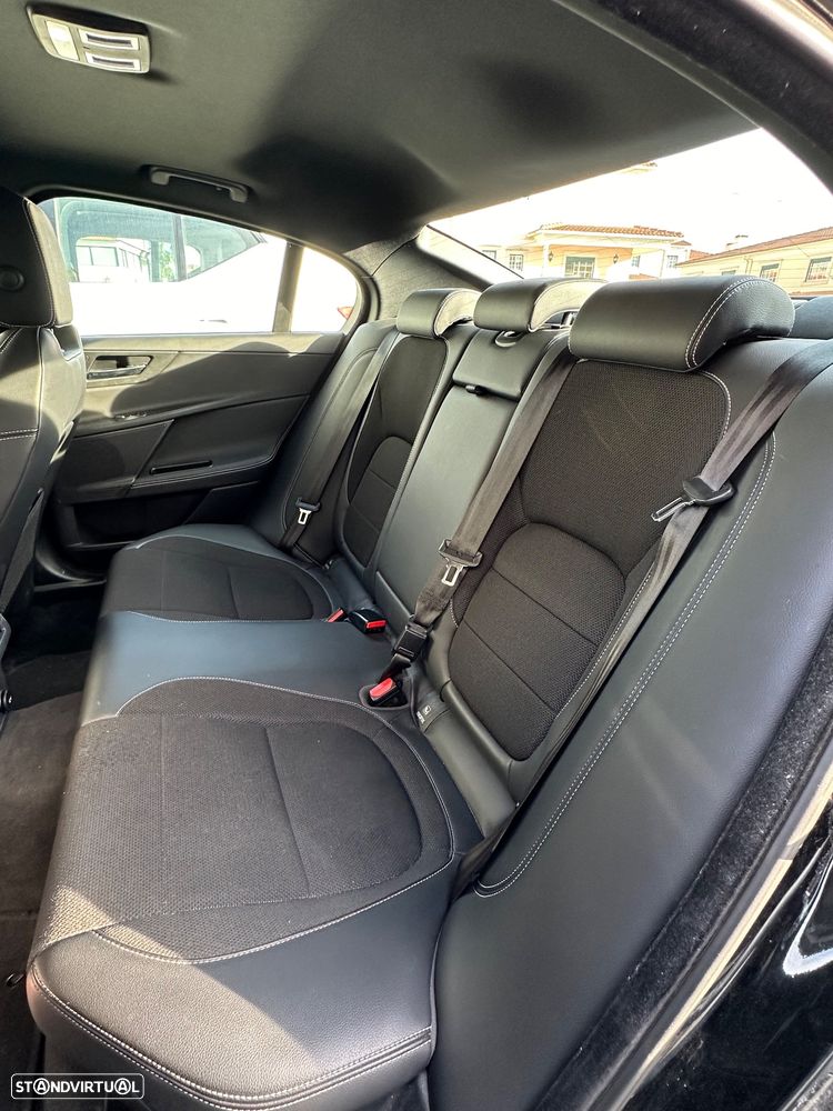 Jaguar XE 2.0 D R-Sport Aut. - 6