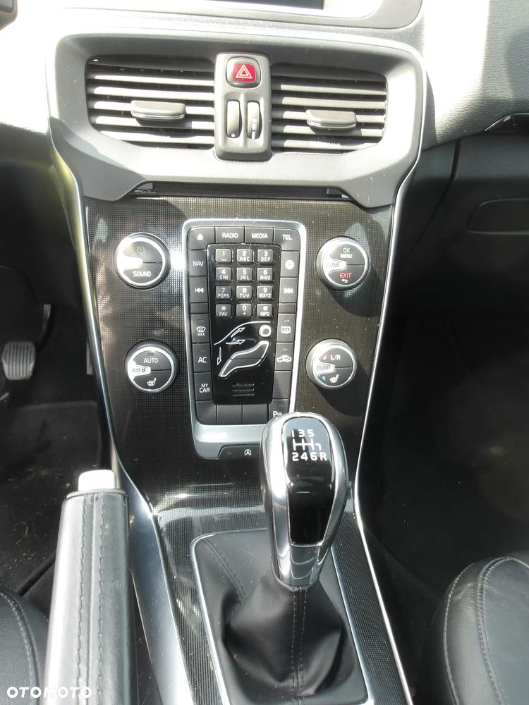 Volvo V40 D2 Summum - 8