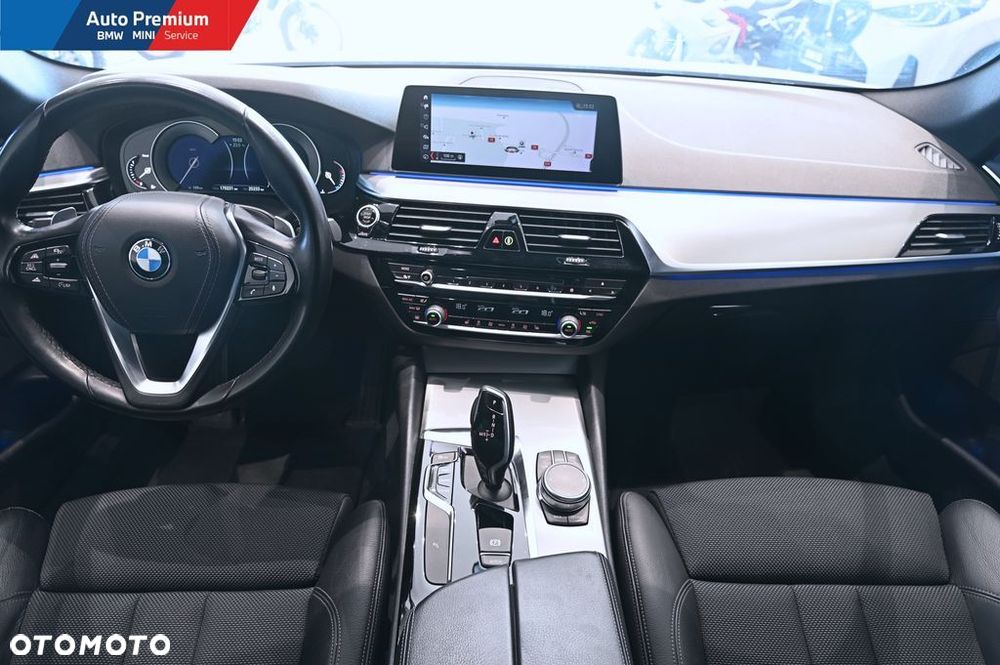BMW Seria 5 520d xDrive - 13