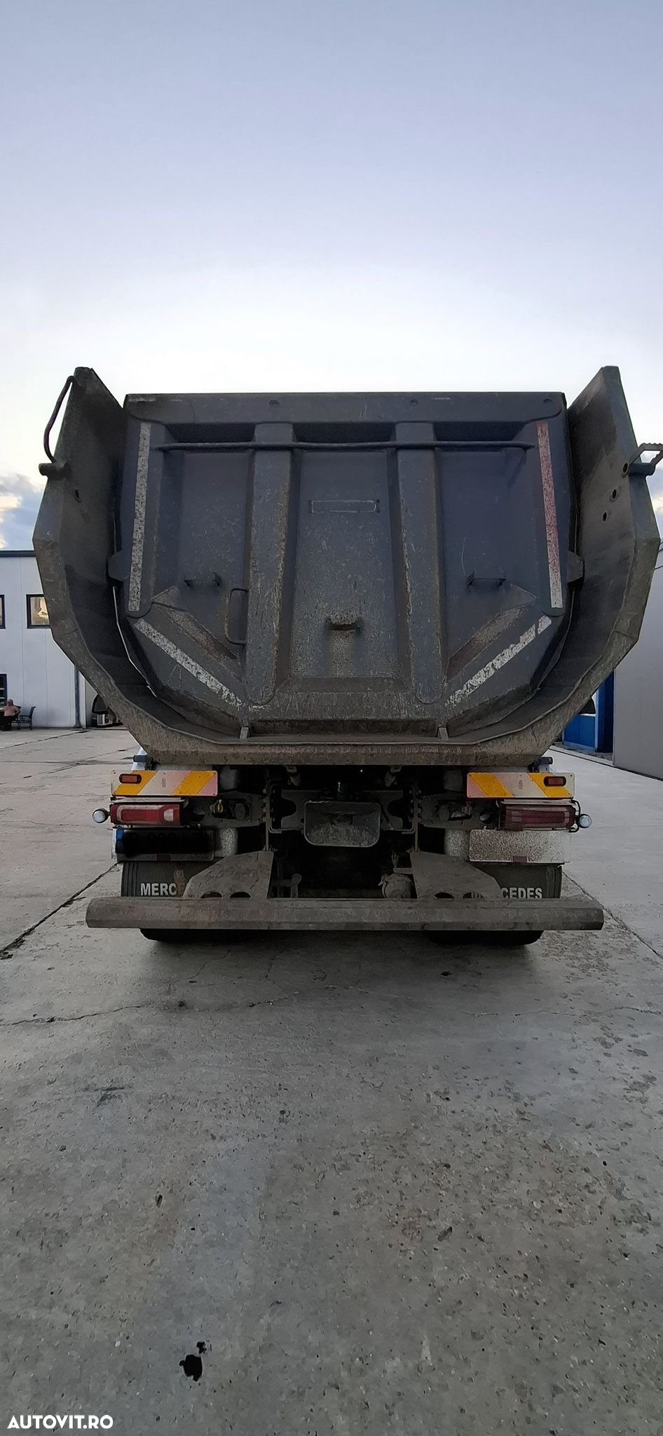 Mercedes-Benz Arocs 5 - 5