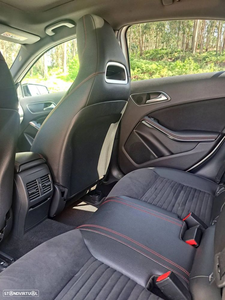 Mercedes-Benz A 180 d AMG Line - 11