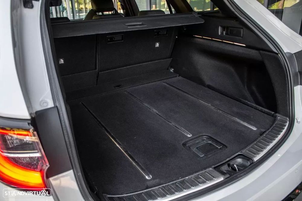 Toyota Corolla Touring Sports 1.8 Hybrid GR-Sport - 30