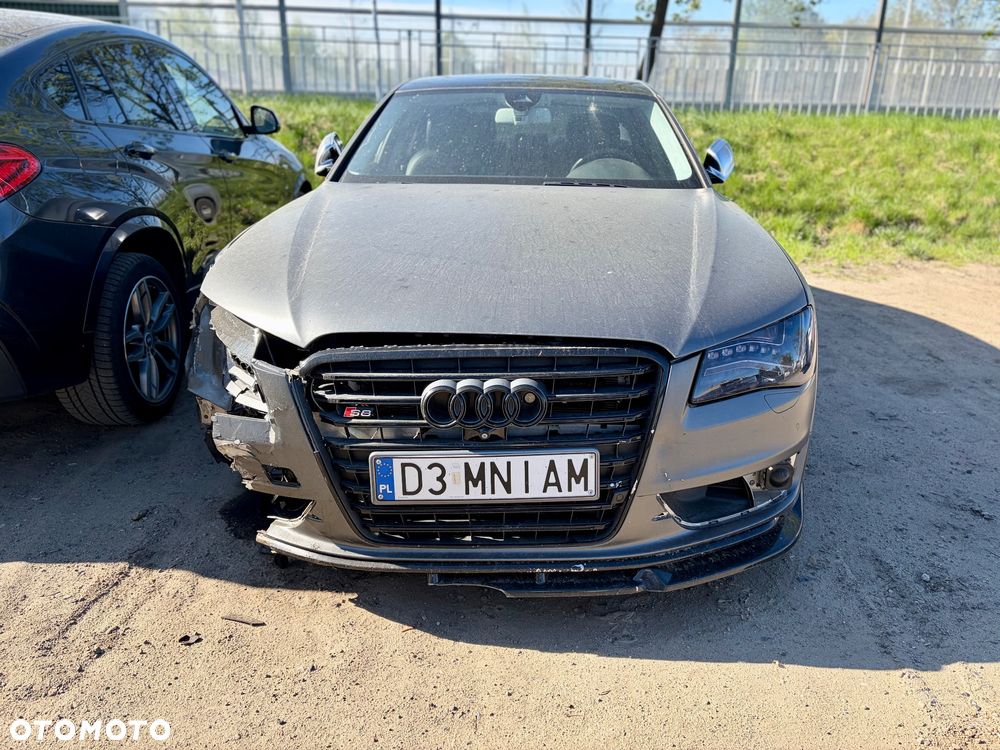 Audi S8 - 4