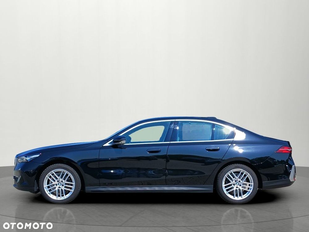 BMW Seria 5 520d xDrive mHEV - 3