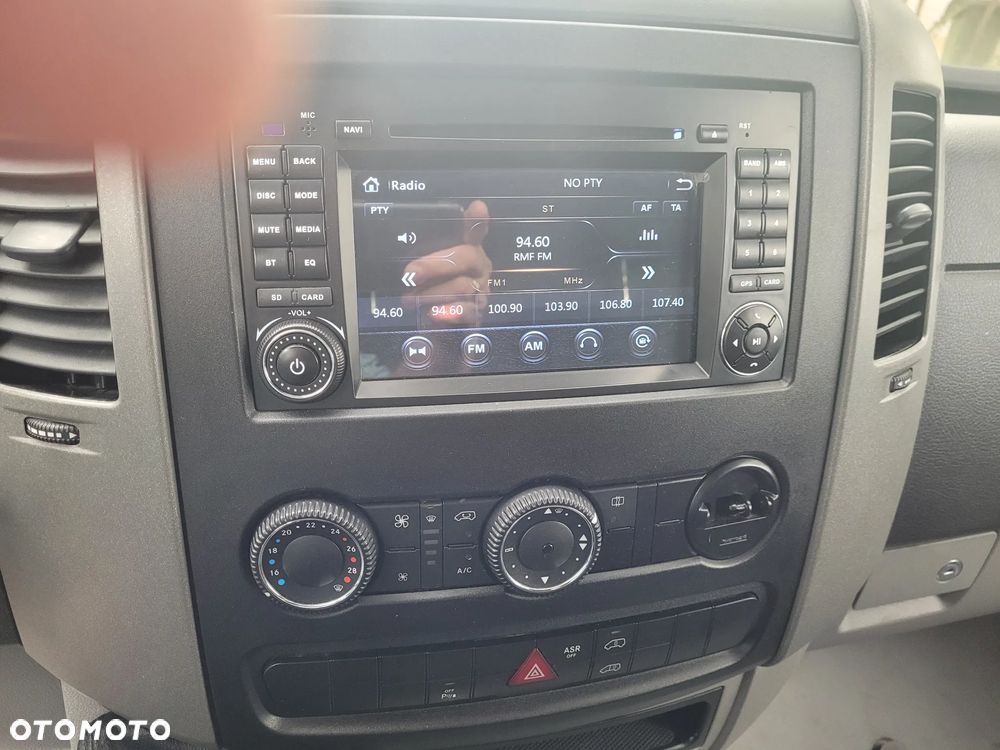 Mercedes-Benz Sprinter - 24