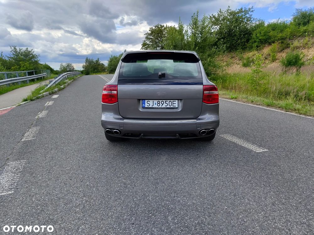 Porsche Cayenne - 4