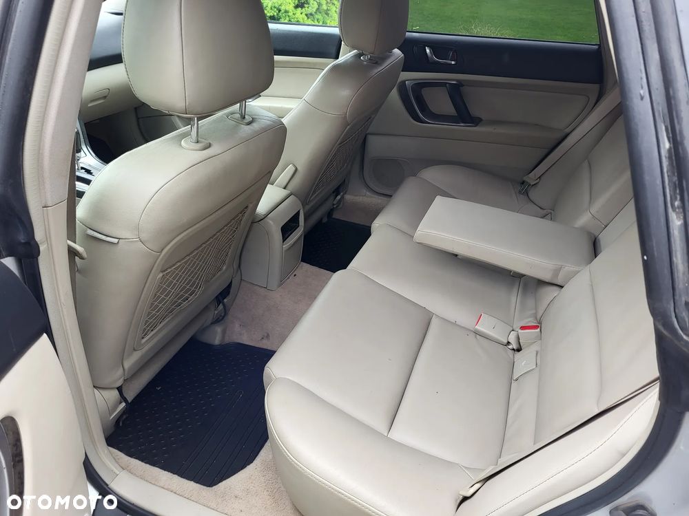 Subaru Legacy 3.0 H6 - 18