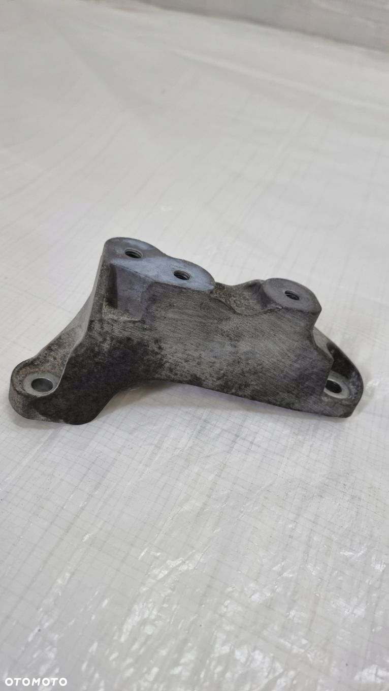 ŁAPA WSPORNIK SKRZYNI BIEGÓW OPEL INSIGNIA A 2.0 CDTI 13248571 - 2
