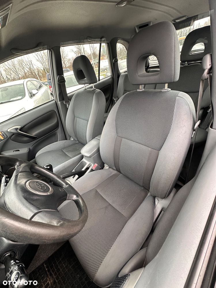 Toyota RAV4 2.0 D-4D 4x4 - 13