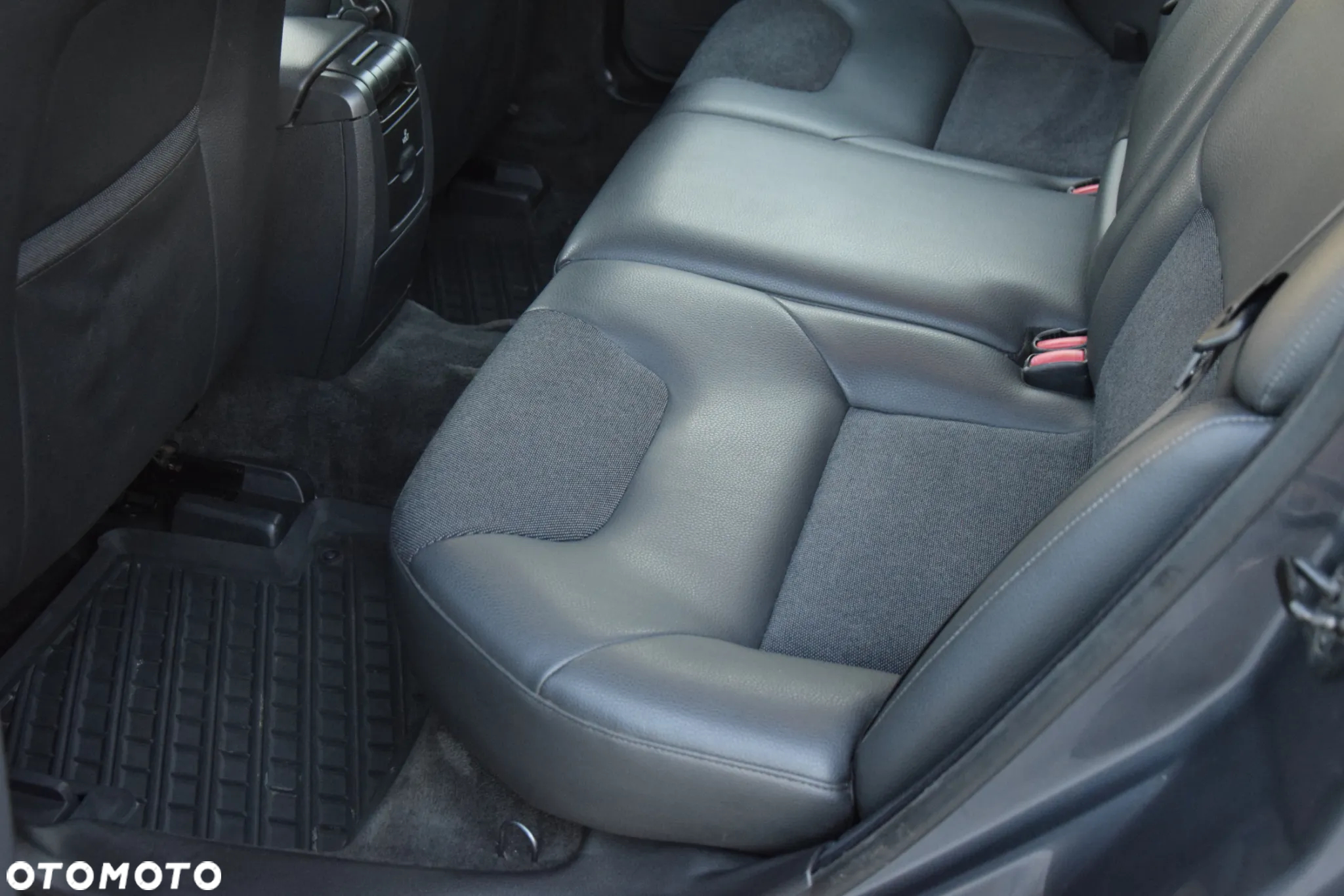 Volvo XC 70 D5 AWD Kinetic - 17
