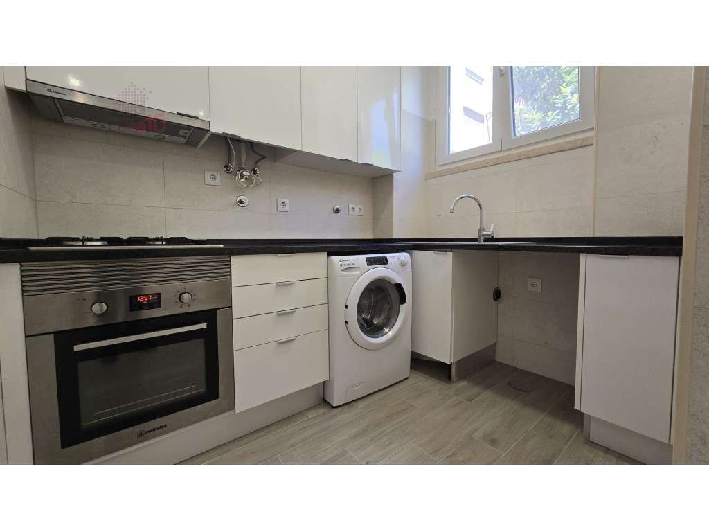 Arrenda-se apartamento T2 totalmente remodelado no Areeiro - Grande imagem: 4/25