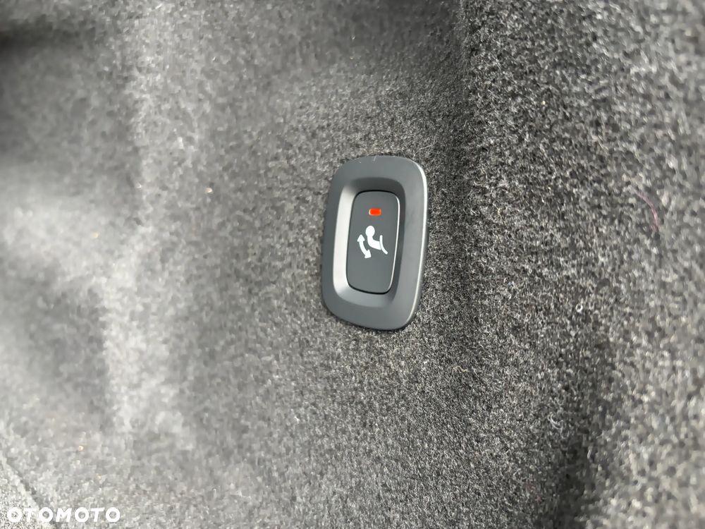 Volvo XC 60 B4 D AWD Geartronic RDesign - 22