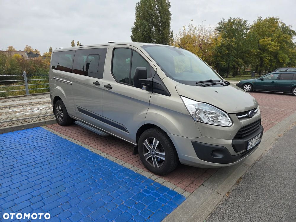 Ford Tourneo Custom - 8