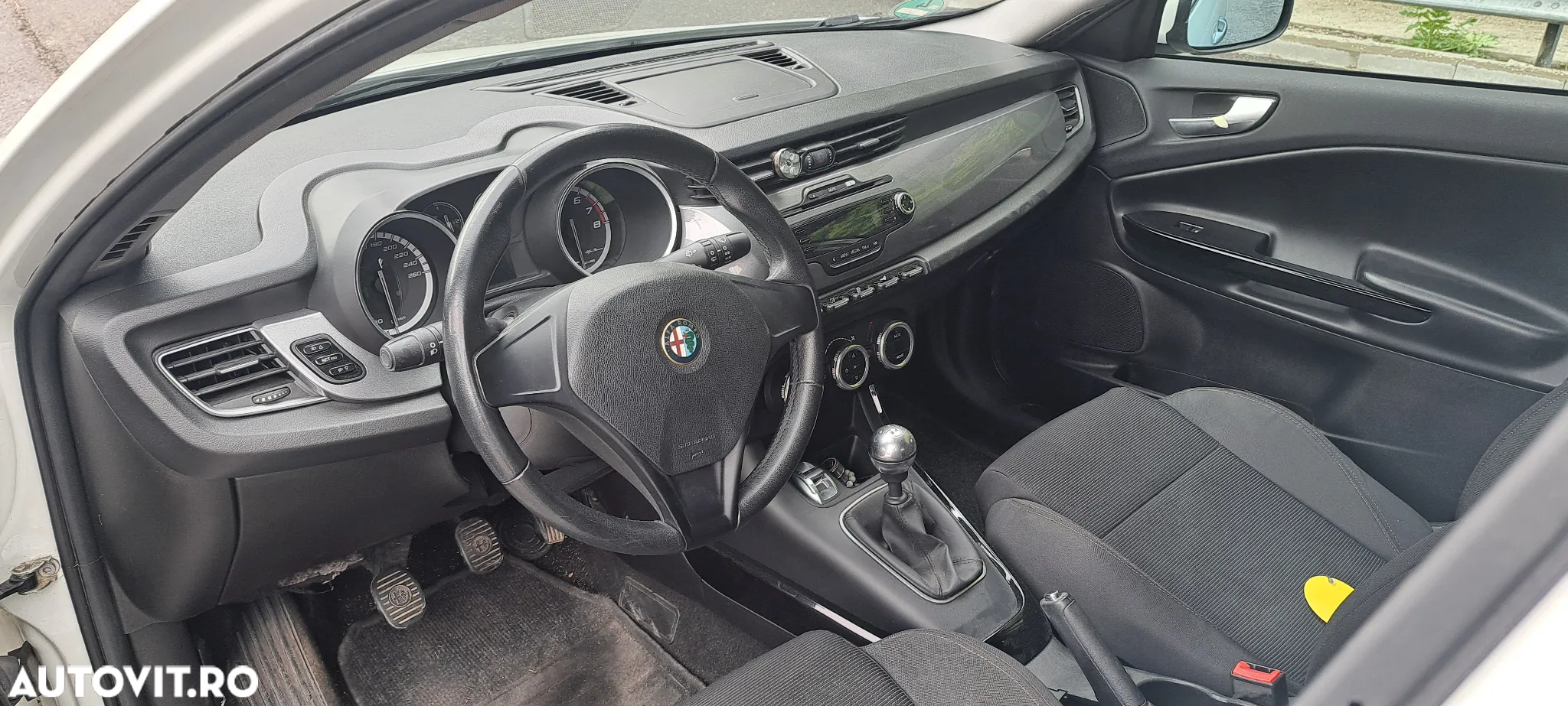 Alfa Romeo Giulietta 1.4 T-Jet Distinctive - 10
