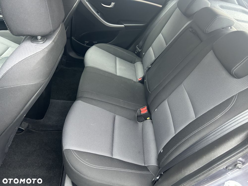 Hyundai i30 1.6 CRDI Style - 22