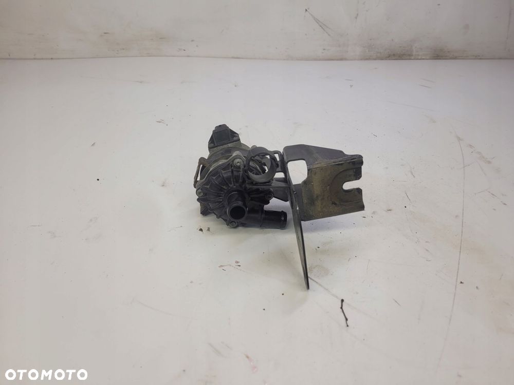 DODATKOWA POMPA WODY AUDI A6 C6 3.0 TFSI 4F0965567 - 4