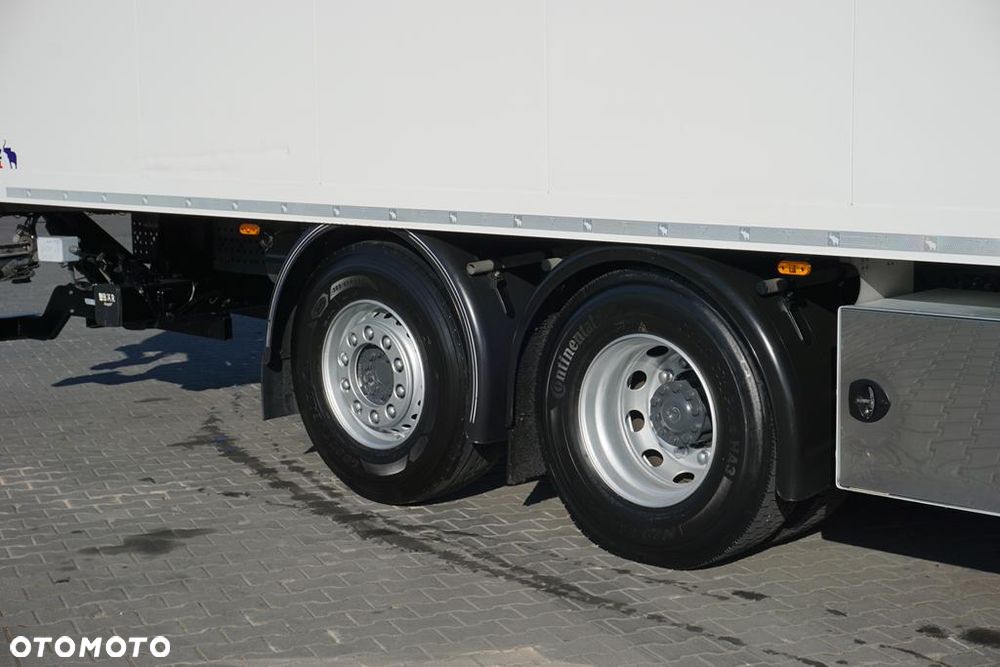 Mercedes-Benz ANTOS / 2545 / EURO 6 / CHŁODNIA + WINDA / 23 PALETY / OŚ SKRĘTNA - 40