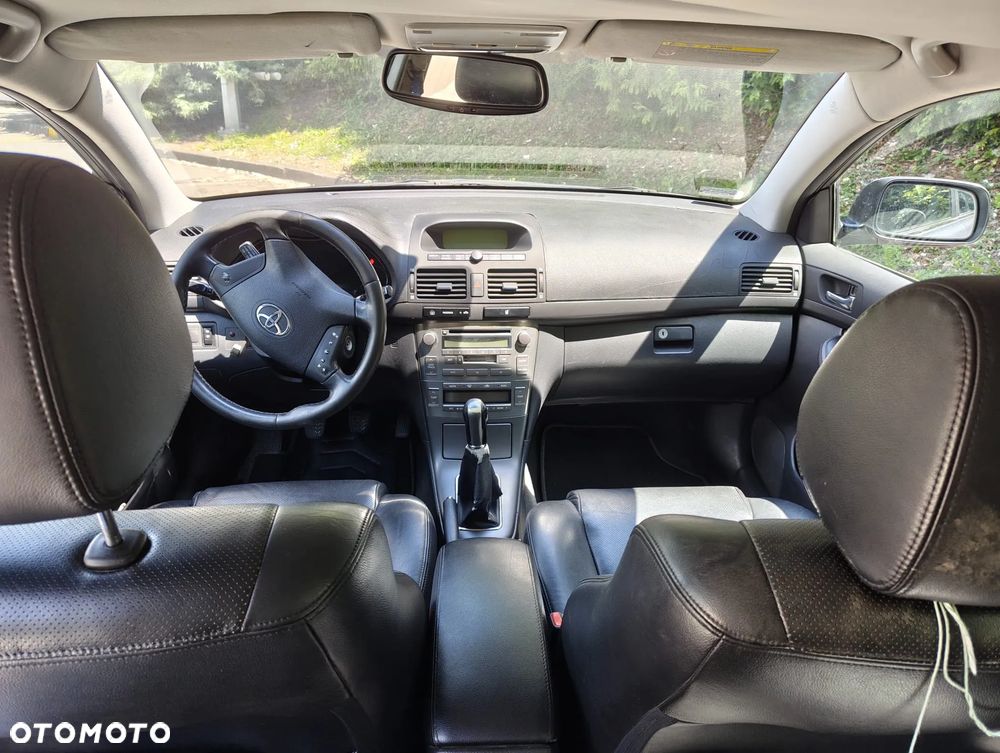 Toyota Avensis 2.0 VVT-i Prestige - 4