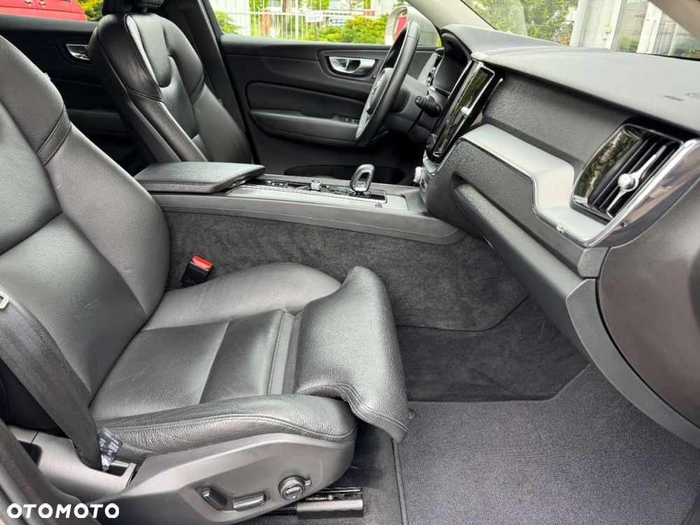 Volvo XC 60 - 25