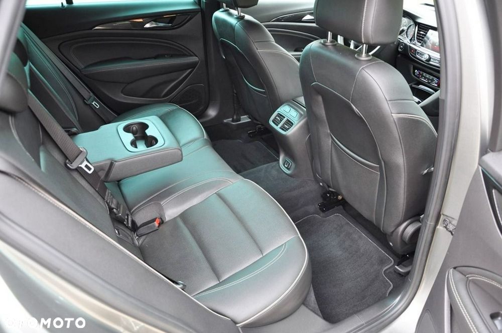 Opel Insignia - 26