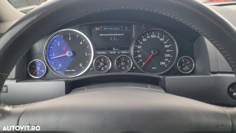 Volkswagen Touareg 2.5 R5 TDI DPF Aut. Individual - 22