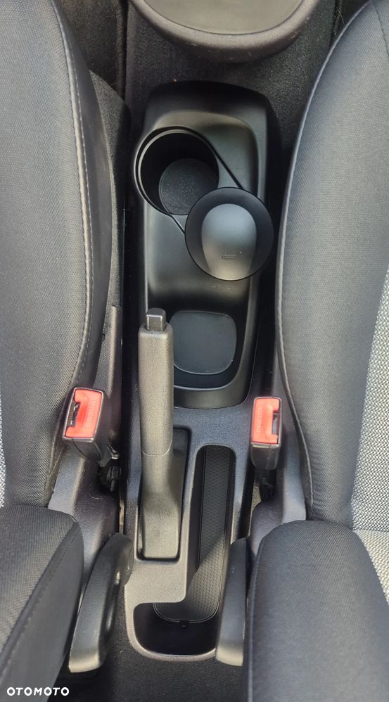 Hyundai i10 1.1 Classic + - 33