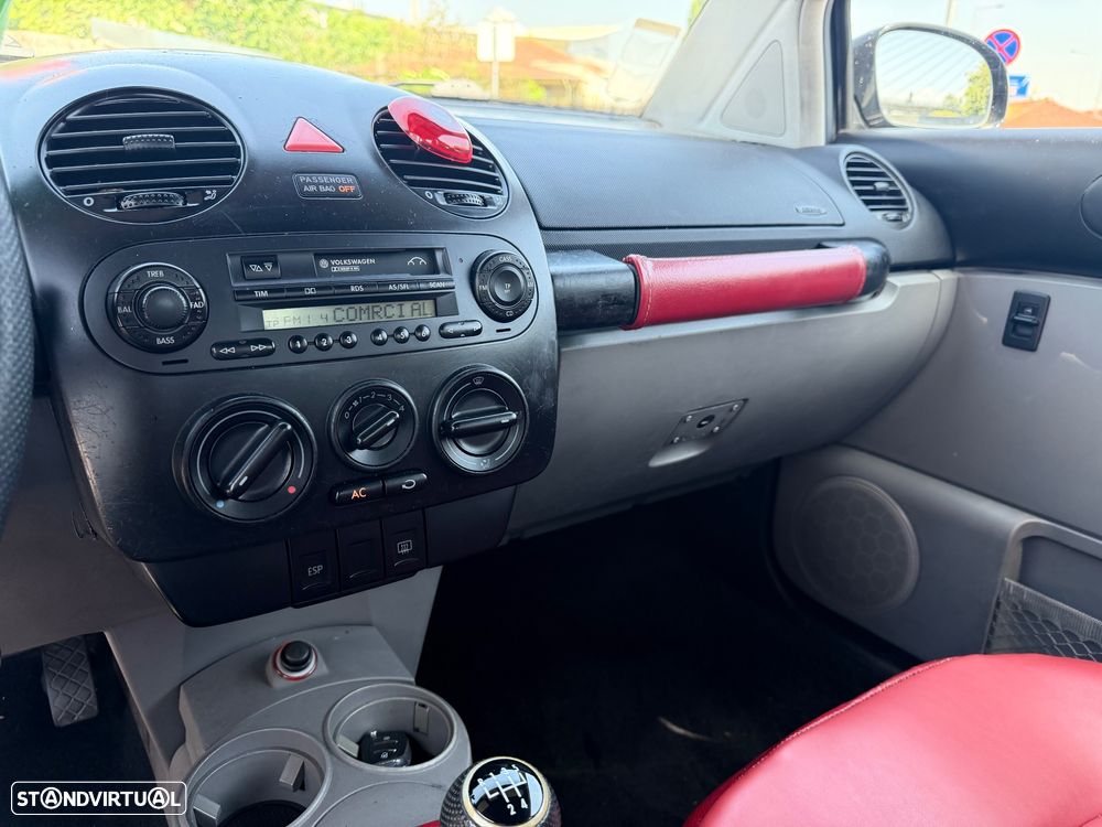 VW New Beetle 1.6 - 13