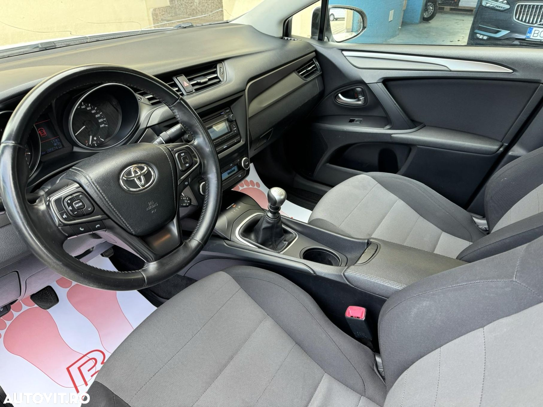 Toyota Avensis - 6