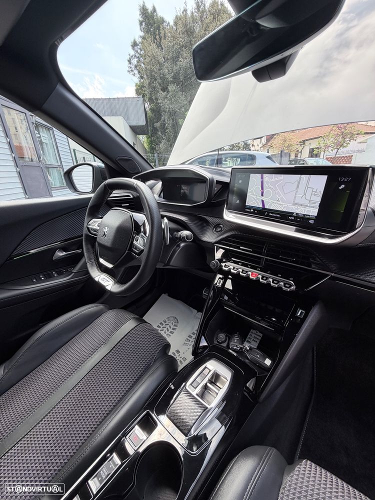 Peugeot 2008 1.2 PureTech GT Pack EAT8 - 17
