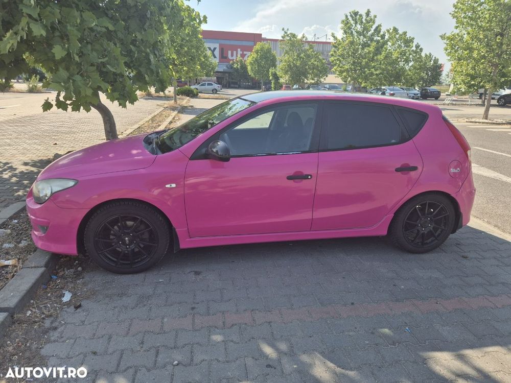 Hyundai i30 1.6 CRDi CLASSIC - 3