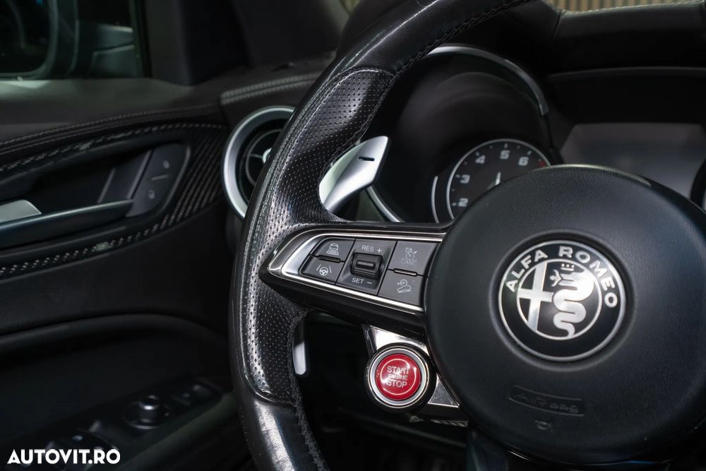 Alfa Romeo Stelvio 2.9 V6 Turbo AWD AT8 Quadrifoglio - 17