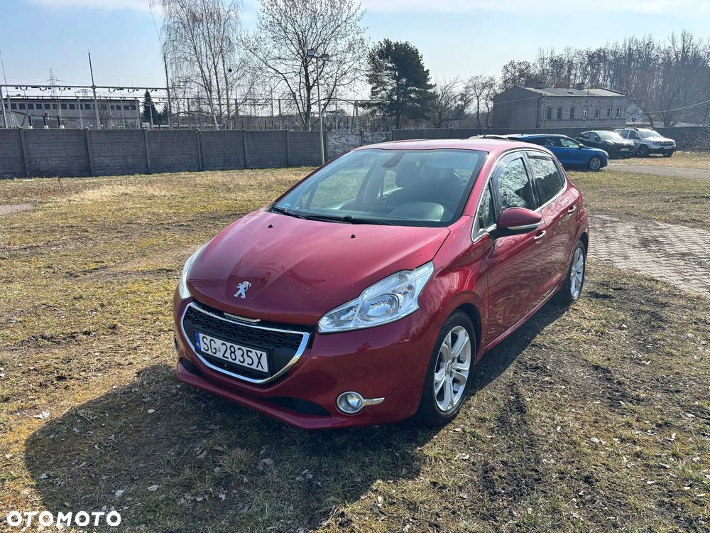 Peugeot 208 - 1