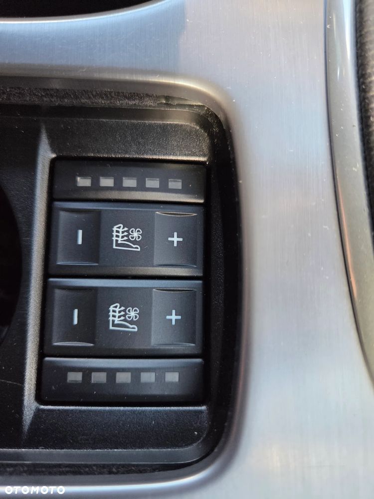 Ford Mondeo ver-1-6-ecoboost-start--stopp-business-edition - 10