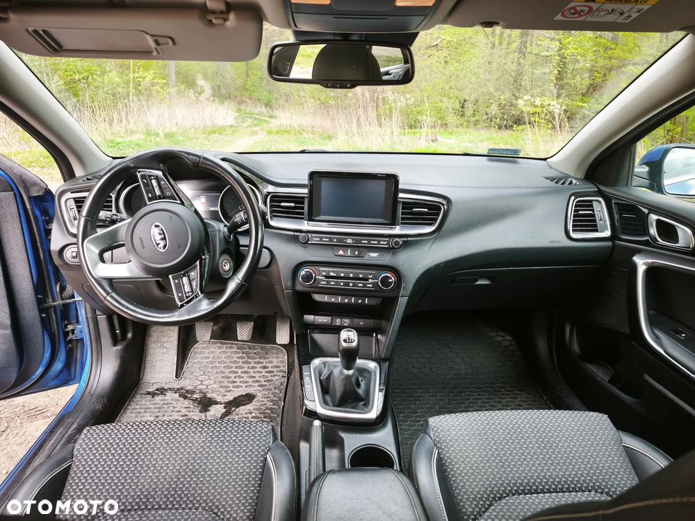 Kia Ceed 1.6 CRDi SCR L Business Line - 11