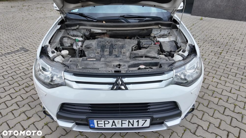 Mitsubishi Outlander 2.2 DID Instyle Navi 4WD - 27