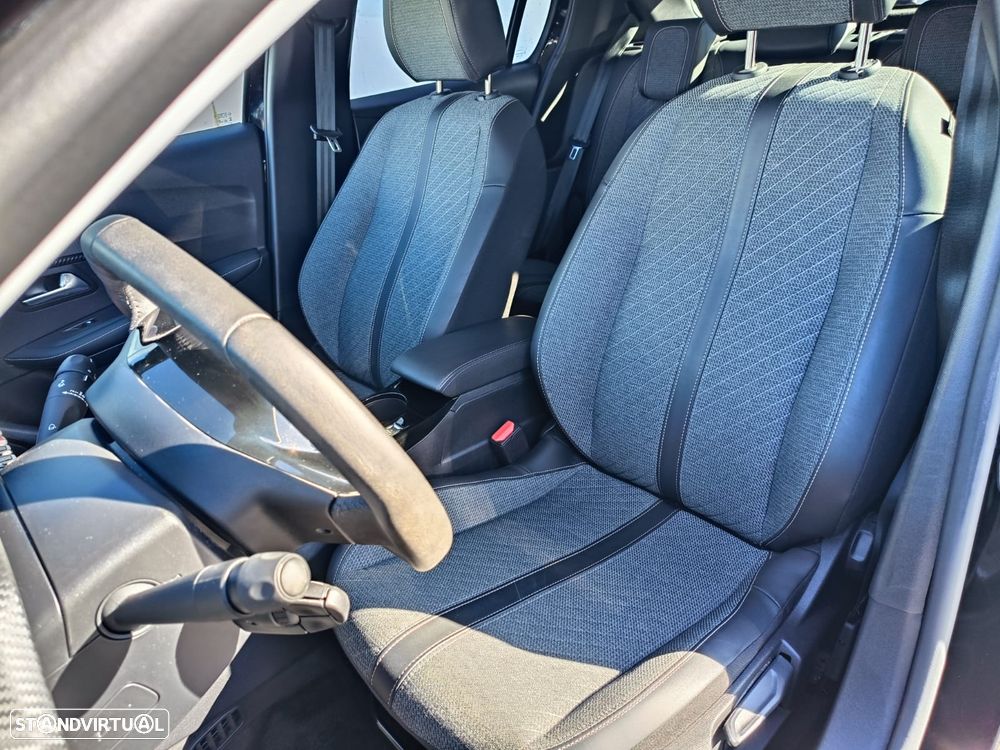 Peugeot e-208 Active Pack - 14