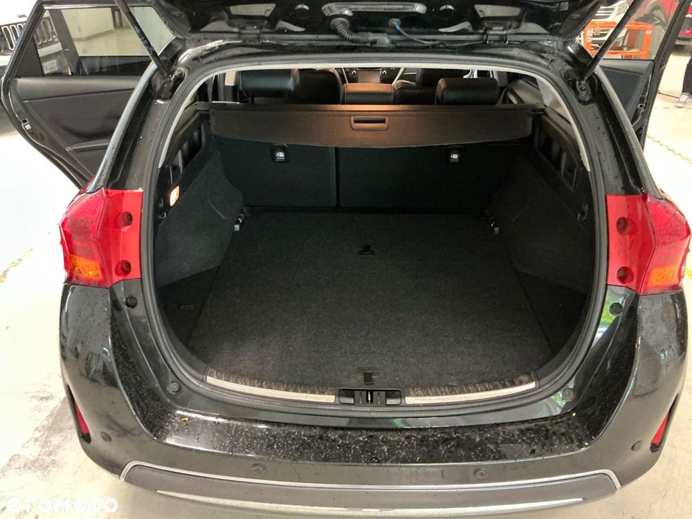 Toyota Auris 1.8 Travel - 8