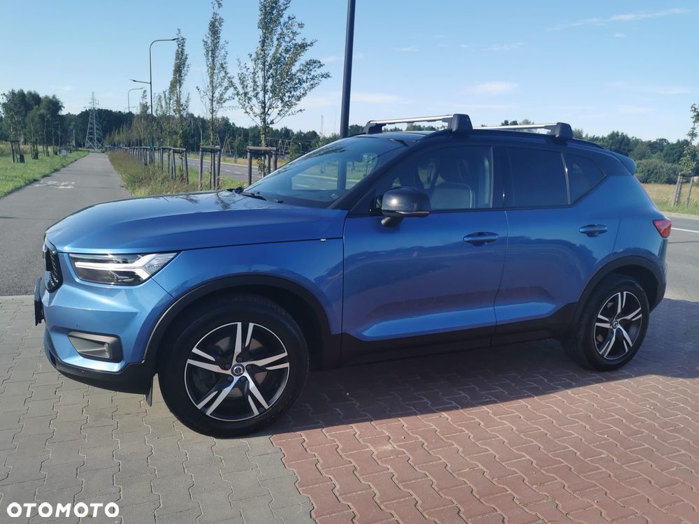 Volvo XC 40 D4 AWD R-Design - 1