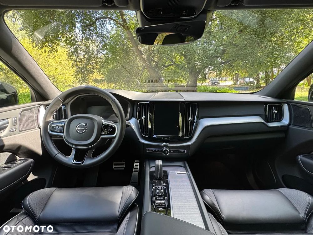 Volvo XC 60 B5 D AWD R-Design - 16